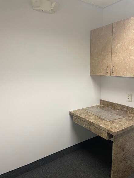 More Photos Of 352 Belmont St, Worcester Medical For Lease