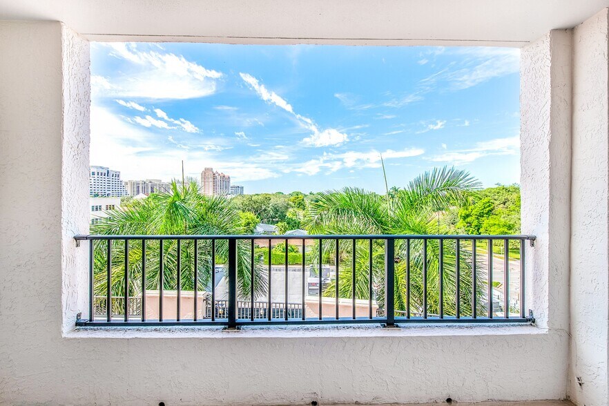 More Photos Of 353-383 Aragon Ave, Coral Gables Apartments For Lease