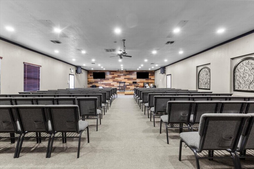 More Photos Of 11385 Cedar Ave, Bloomington Religious Facility For Sale