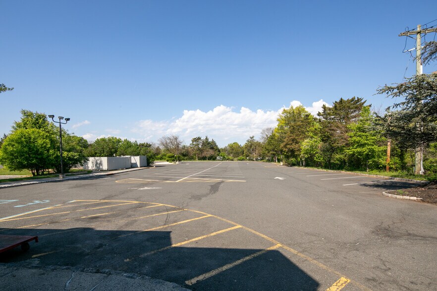 More Photos Of 645 Us Highway 202/206, Bridgewater General Retail For Sale