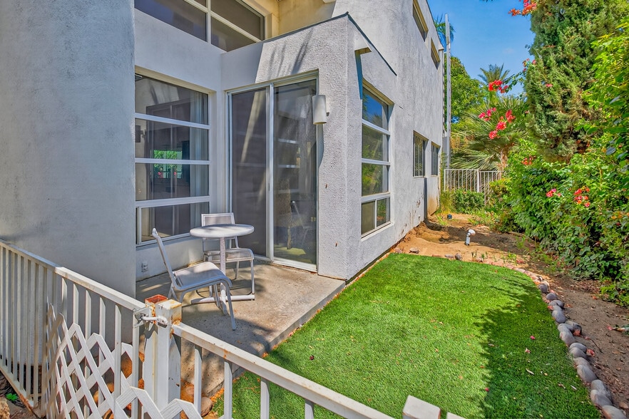 More Photos Of 67590 Jones Rd, Cathedral City Hotel For Sale