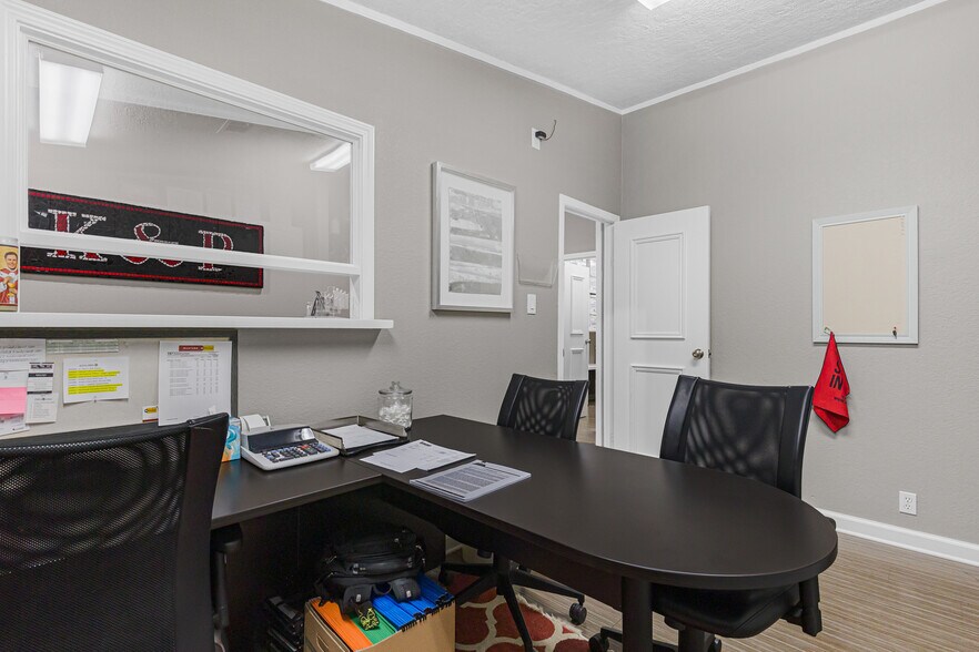 More Photos Of 9949 Clodine Rd, Richmond Office For Sale