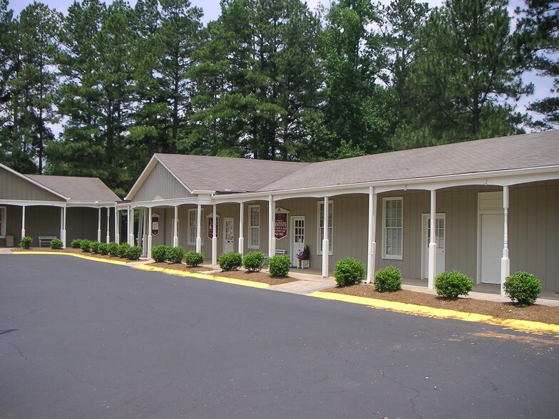 More Photos Of 4650 Flat Shoals Rd, Union City Office For Lease