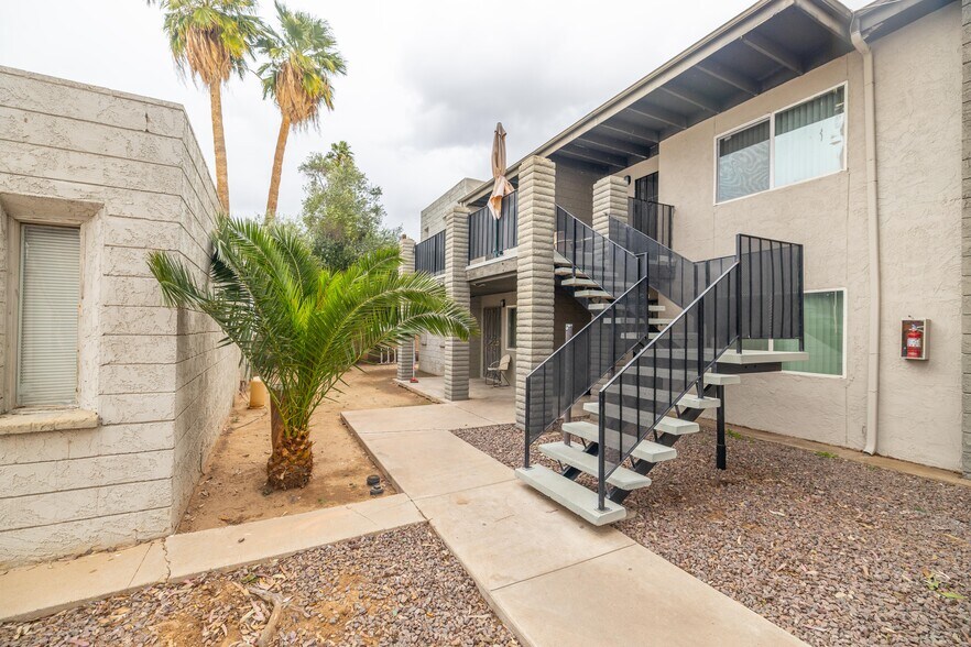 More Photos Of 5820 W Claremont St, Glendale Apartments For Sale