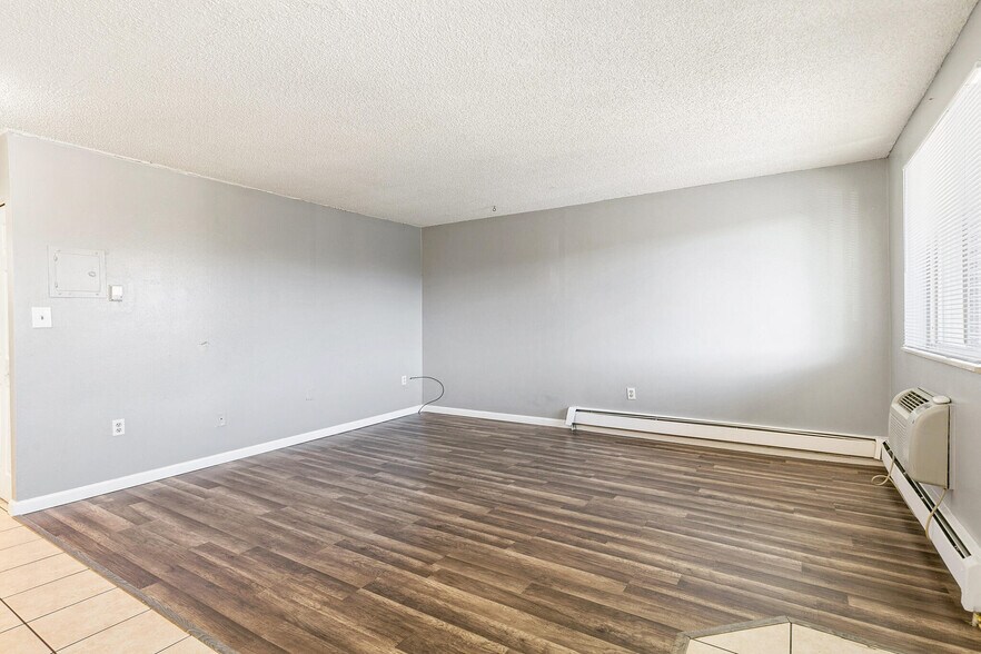 More Photos Of 5228 S Fox St, Littleton Apartments For Sale