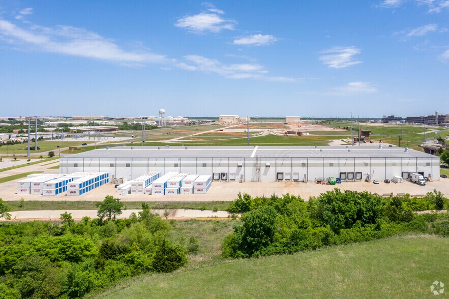 More Photos Of 6601 S Air Depot Blvd, Oklahoma City Distribution For Lease