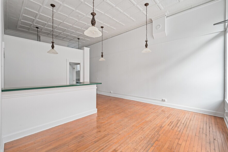 More Photos Of 23 Bedford Sq, Pittsburgh Storefront Retail Residential For Lease