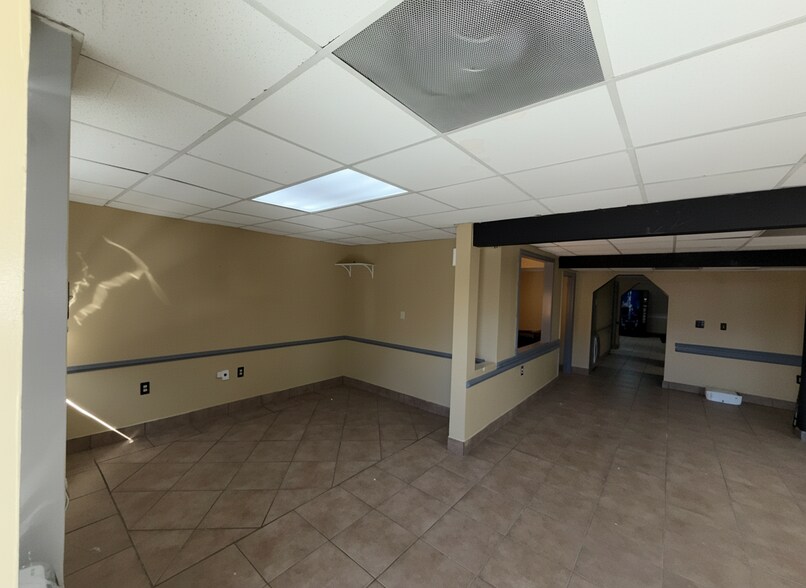 More Photos Of 1190 Fairburn Rd SW, Atlanta Freestanding For Lease