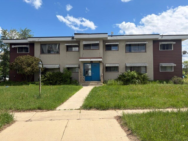 Primary Photo Of 4914 50 St, Sedgewick Apartments For Sale