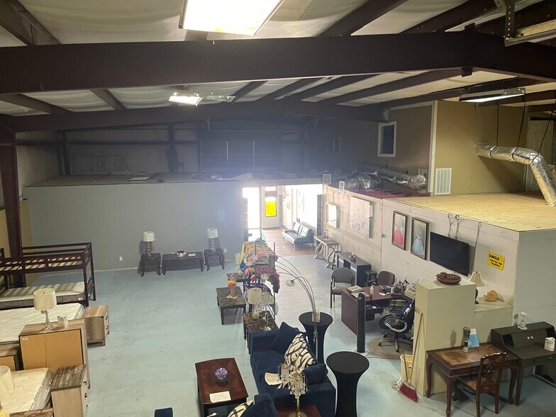 More Photos Of 461 W Gulf Bank Rd, Houston General Retail For Lease