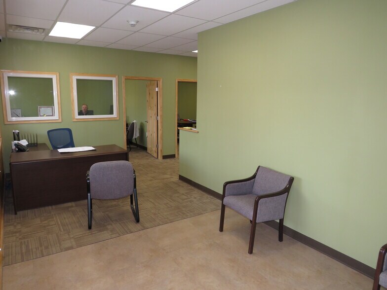 More Photos Of 264-272 S Front St, Braidwood Freestanding For Lease