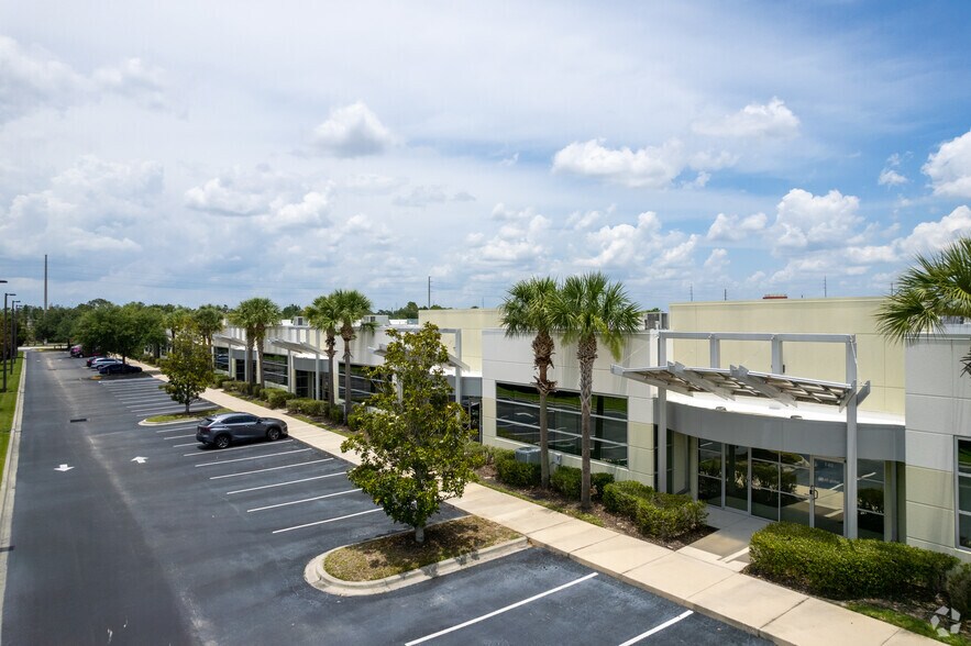 More Photos Of 11602 Lake Underhill Rd, Orlando Flex For Lease