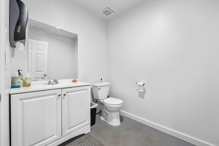 More Photos Of 4891 Redan Rd, Stone Mountain Flex For Sale