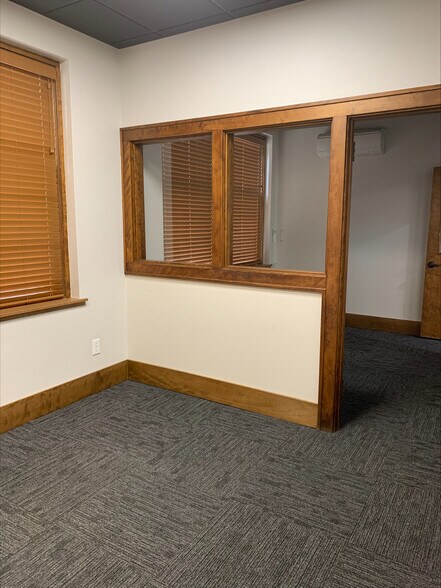 More Photos Of 1100 West St, Wausau Flex For Lease