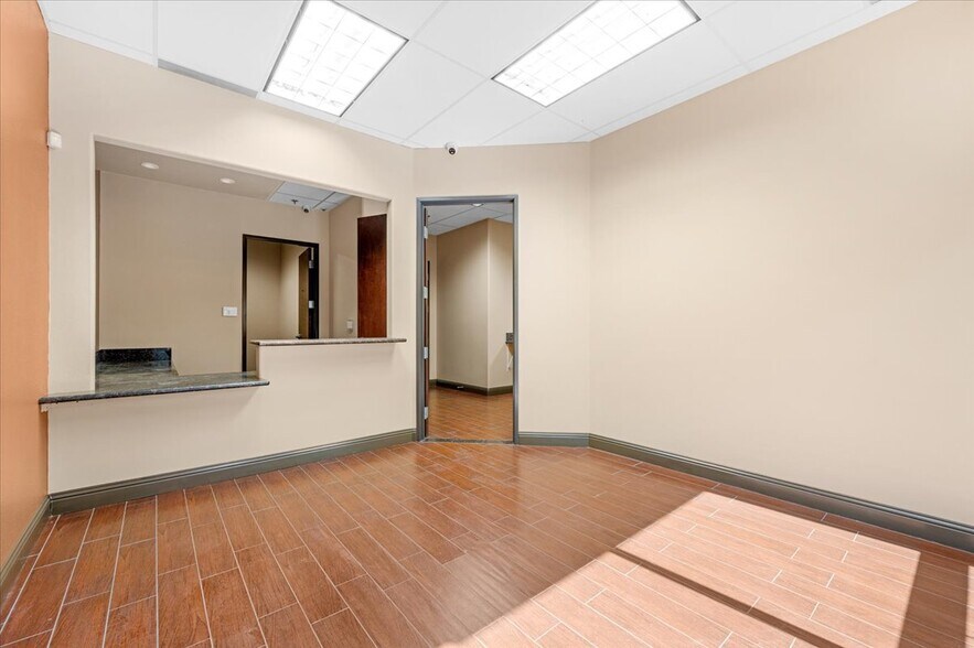 More Photos Of 7206 N Milburn Ave, Fresno Medical For Lease