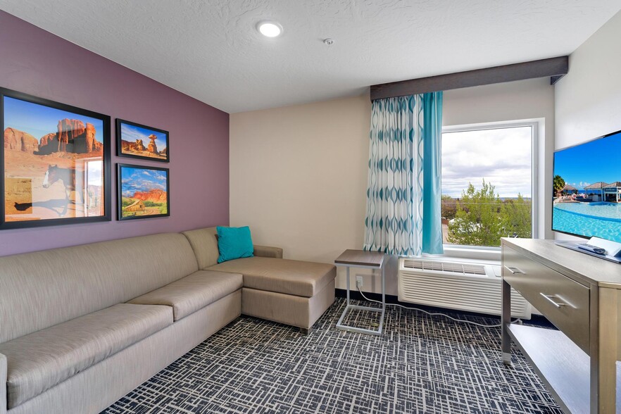 More Photos Of 465 S 100 E, Kanab Hospitality For Sale