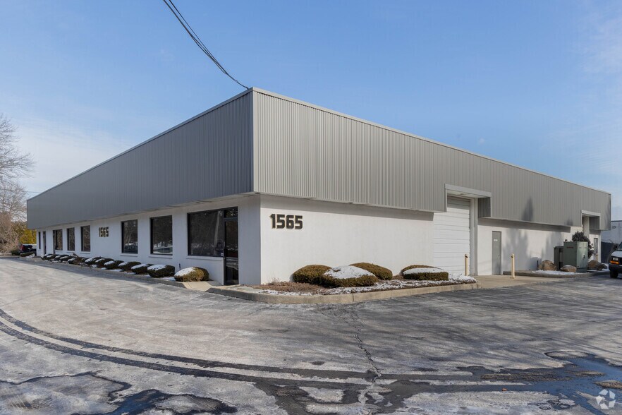 More Photos Of 1565 Sycamore Ave, Bohemia Warehouse For Lease