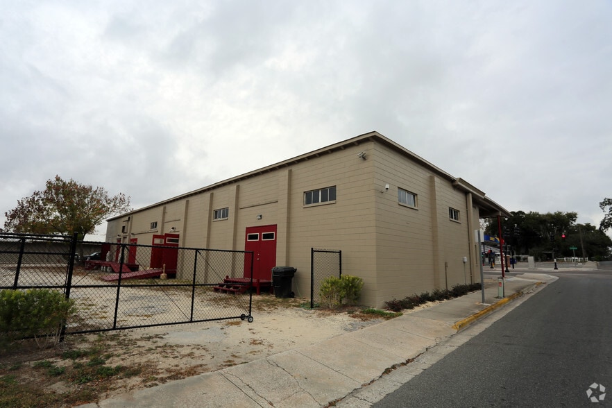 More Photos Of 1201 W Main St, Leesburg Service For Lease