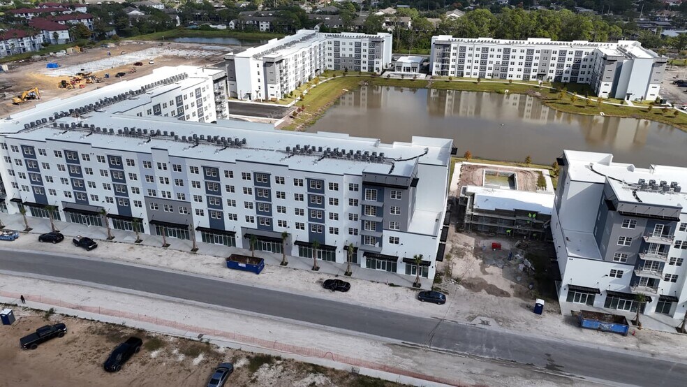 More Photos Of 2531 W Oak Ridge Rd, Orlando Apartments For Lease