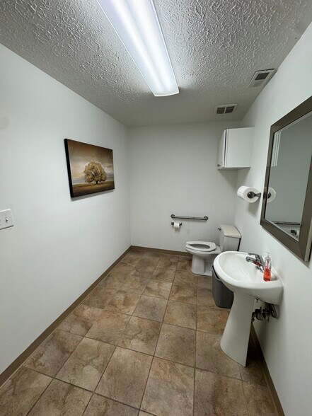 More Photos Of 200 Professional Ct, Lafayette Office For Lease