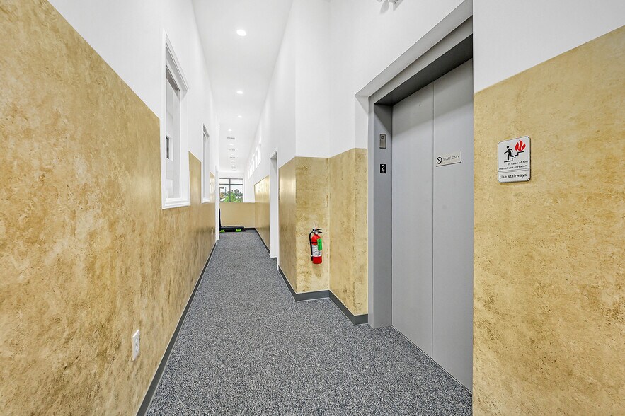 More Photos Of 20621 Westheimer Pky, Katy Freestanding For Sale