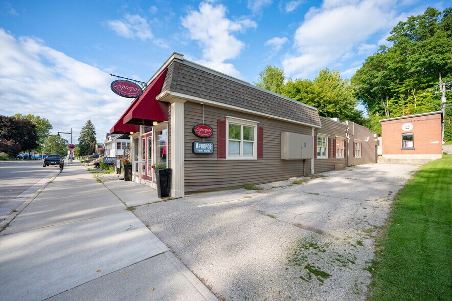 More Photos Of 227 Colborne St, Port Stanle Office For Sale