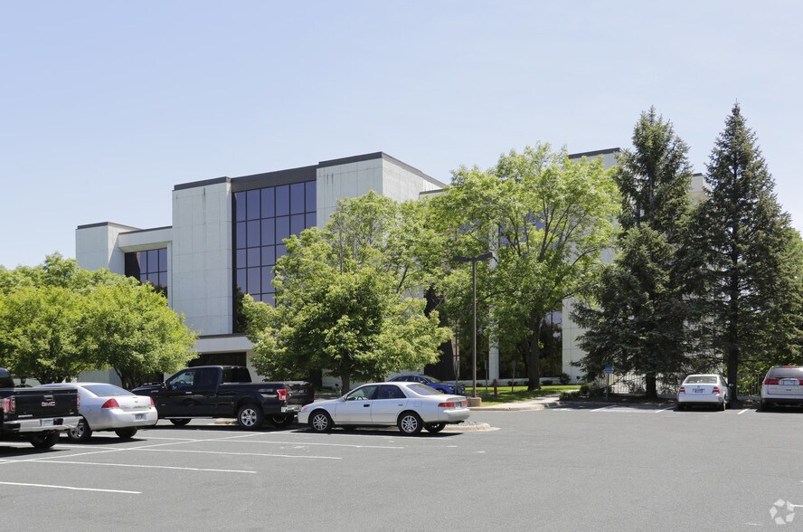 More Photos Of 9855 W 78th St, Eden Prairie Office For Lease