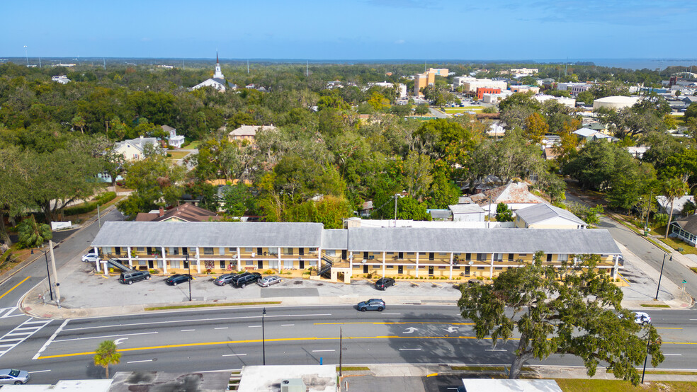 Primary Photo Of 706 W Dixie Ave, Leesburg Apartments For Sale