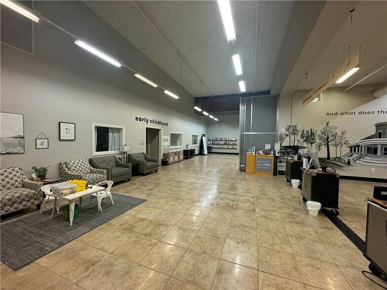 More Photos Of 1705 S Walton Blvd, Bentonville Office For Sale