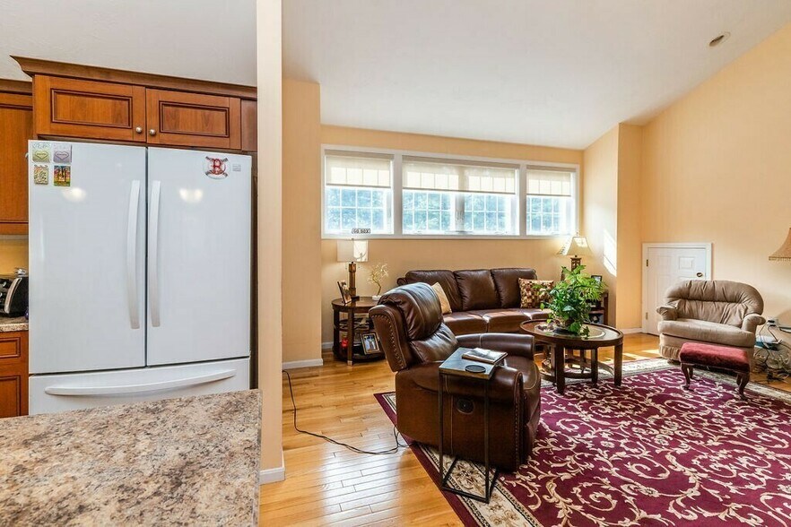 More Photos Of 7 Christy Dr, Brockton Office For Sale