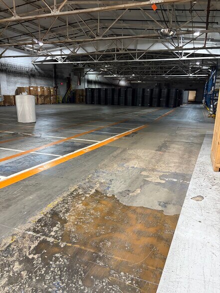 More Photos Of 2020 W Front St, Statesville Manufacturing For Lease