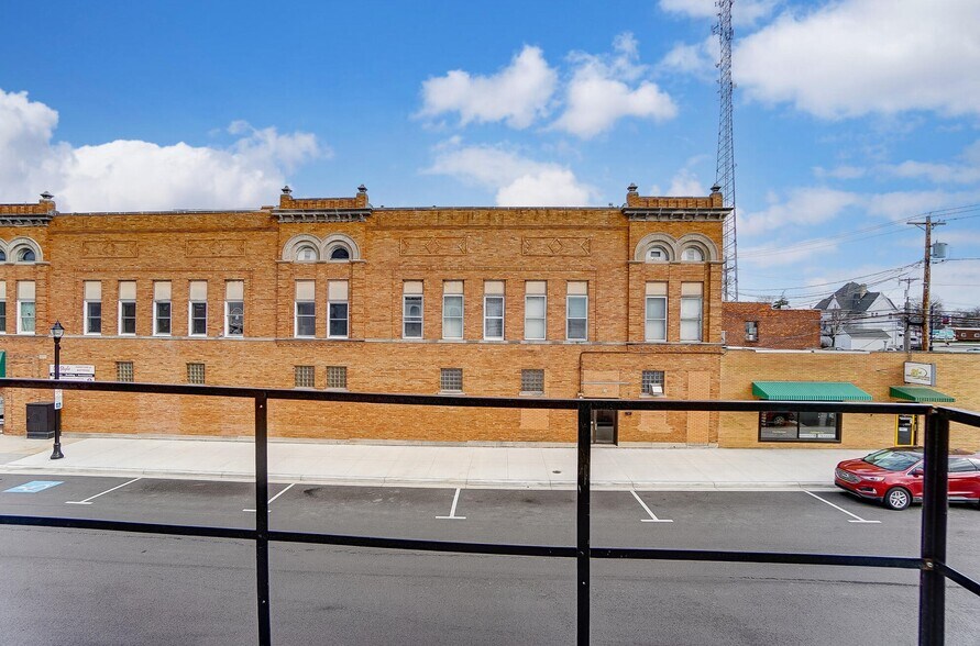 More Photos Of 202 S Main St, Celina Office For Sale