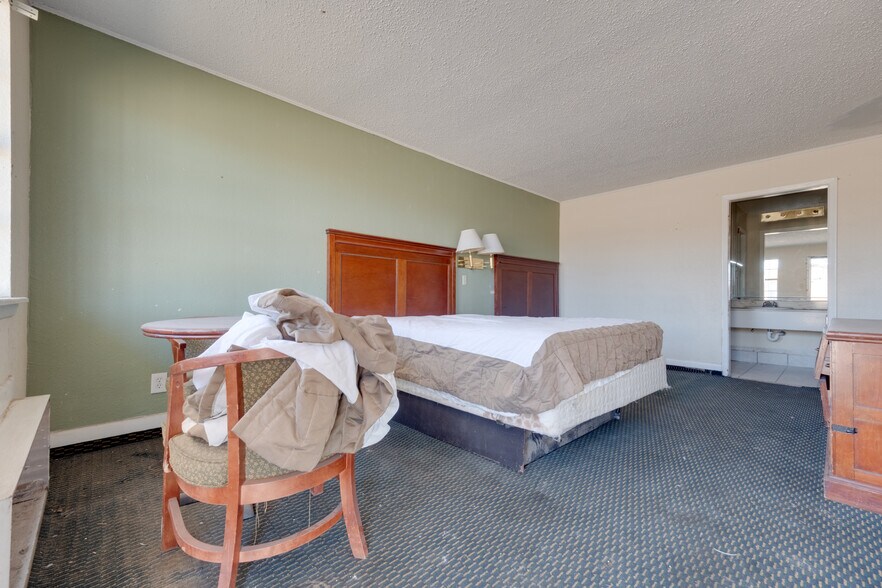 More Photos Of 2915 E Interstate 40, Amarillo Hotel For Sale