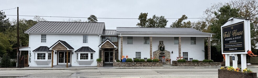 More Photos Of 102 Live Oak St, Tabor City Restaurant For Sale