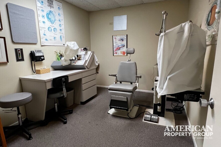 More Photos Of 3920 Bee Ridge Rd, Sarasota Medical For Sale