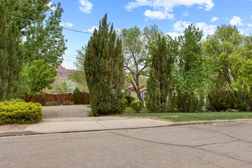 More Photos Of 168 S 100 W, Moab Specialty For Sale