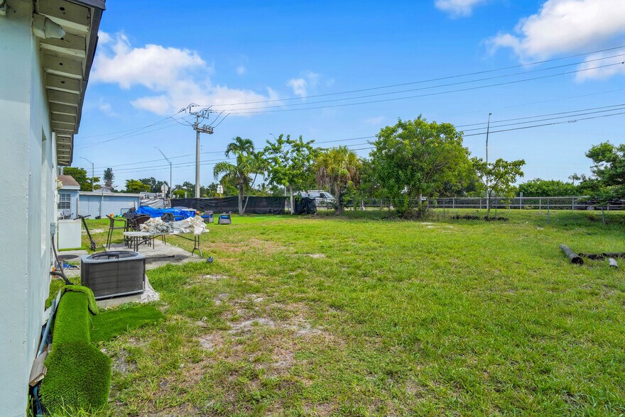 More Photos Of 41 William Rd, West Park Freestanding For Sale