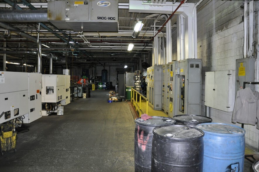 More Photos Of 2903 Lee Ave, Sanford Manufacturing For Sale