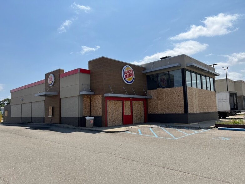 More Photos Of 3625 S Dort Hwy, Flint Fast Food For Lease