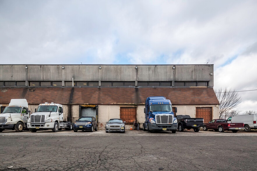 More Photos Of 1319 N Broad St, Hillside Manufacturing For Lease
