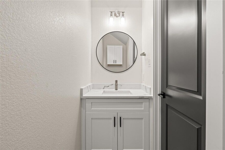 More Photos Of 4521 Newberry St, Houston Multifamily For Sale