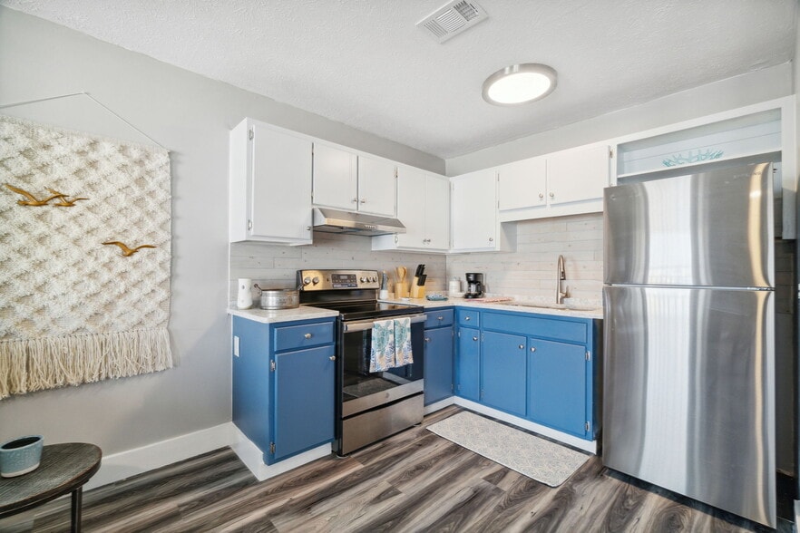 More Photos Of 4021 Dolphin Dr, Panama City Apartments For Sale