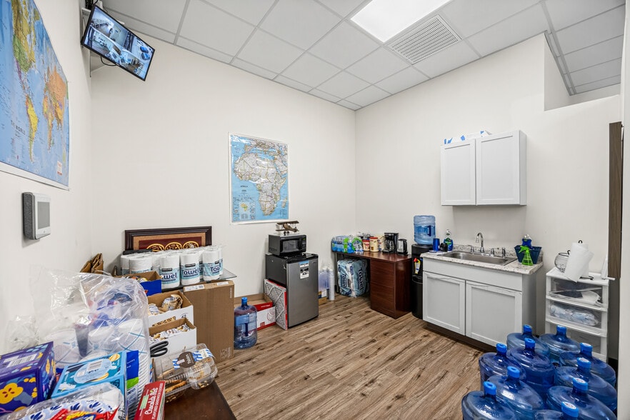 More Photos Of 203 Brand Ln, Stafford Office Residential For Sale