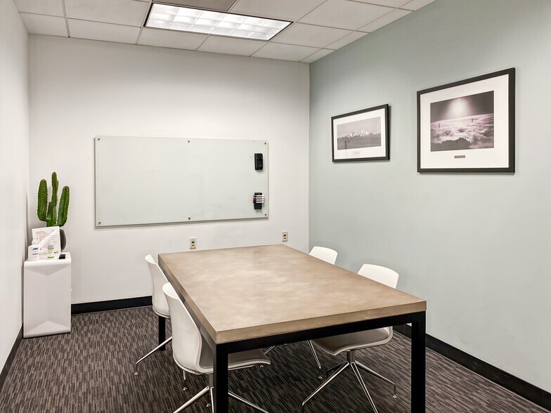 More Photos Of 6303 Owensmouth Ave, Woodland Hills Coworking Space