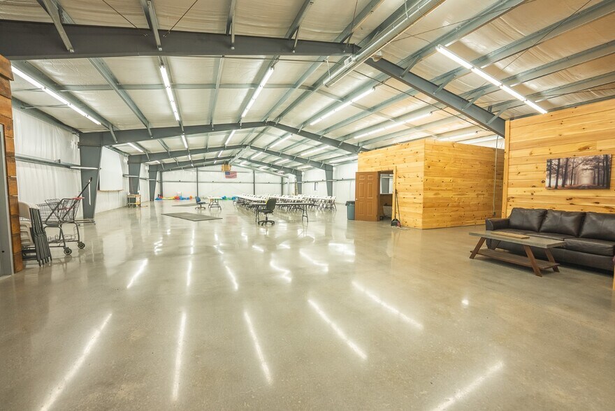 More Photos Of 118 First Ave, Hampton General Retail For Sale