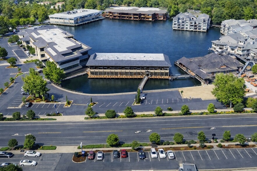 More Photos Of 1 Lake Bellevue Dr, Bellevue Office For Lease