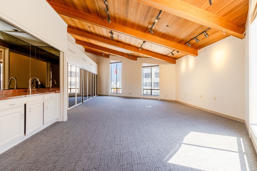 More Photos Of 333 Jefferson St, San Francisco Unknown For Lease