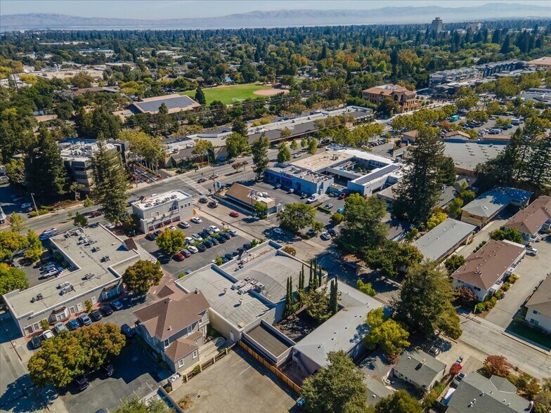 More Photos Of 660 Roble Ave, Menlo Park Apartments For Sale
