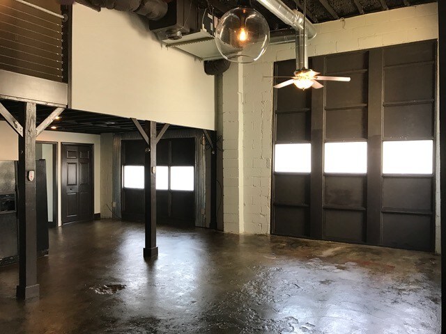 More Photos Of 670 SE Terry St, Atlanta Storefront Retail Office For Sale
