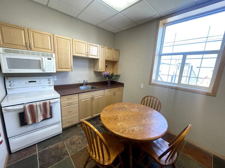 More Photos Of 12124 121A St NW, Edmonton Manufacturing For Sale